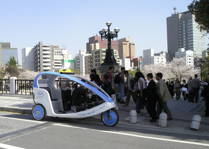 元安橋のベロタクシー